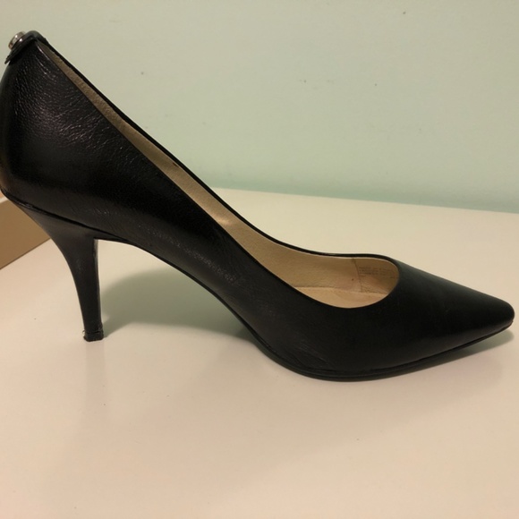Black leather shoes - Picture 3 of 4